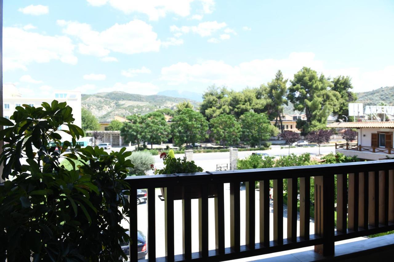 Hotel Kaceli Berat Exteriör bild