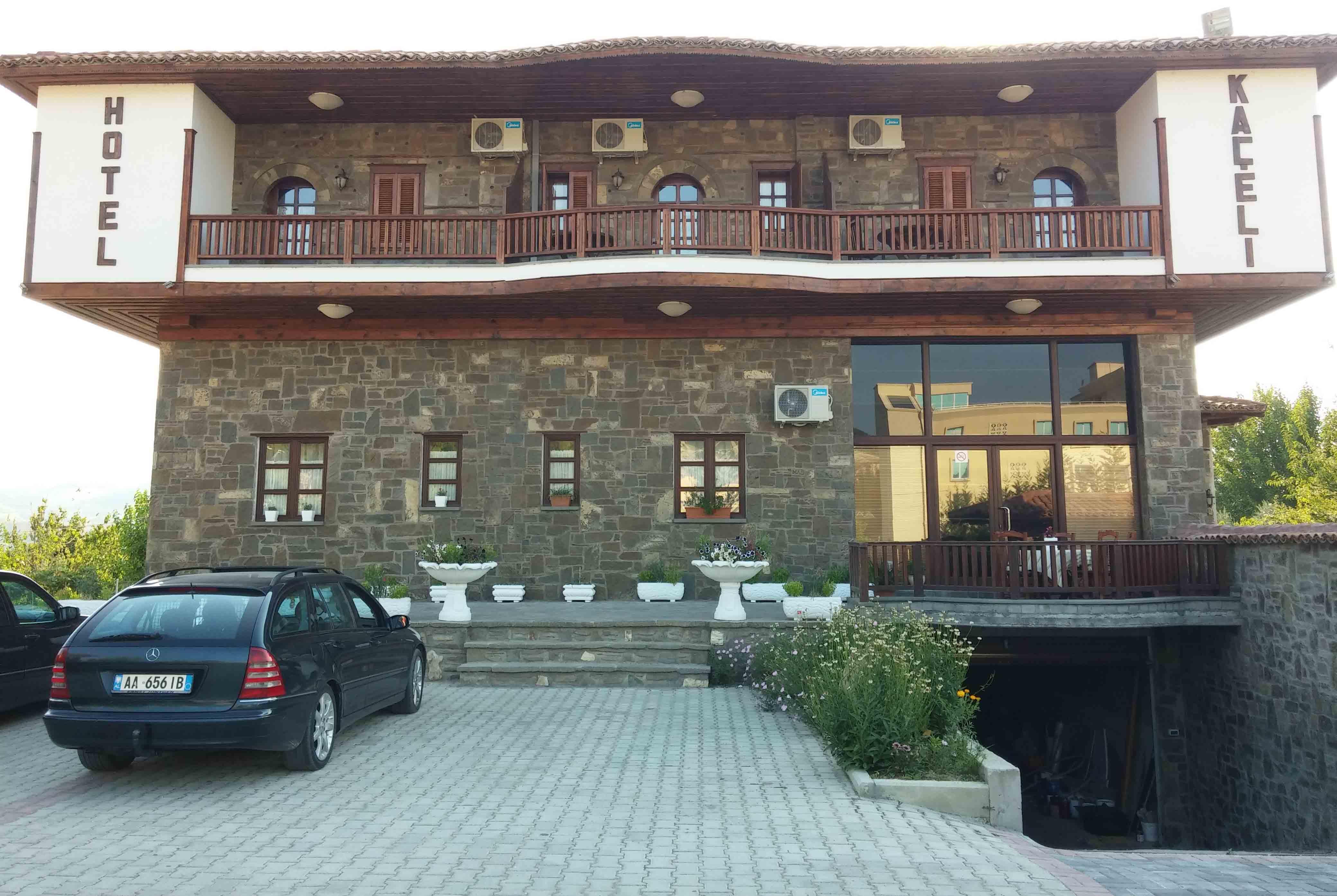 Hotel Kaceli Berat Exteriör bild